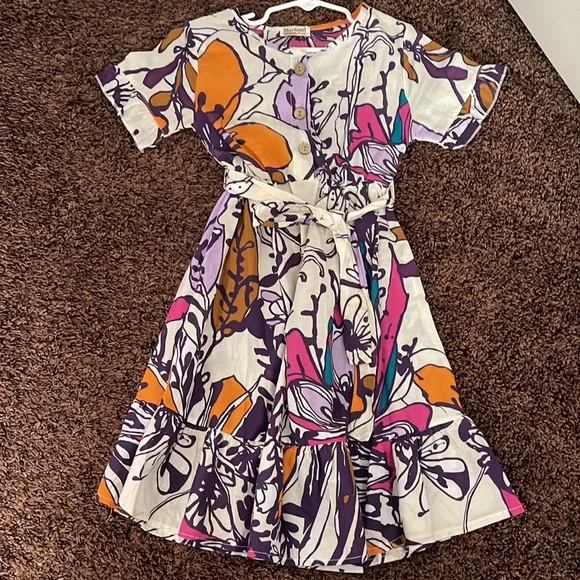 Little girls dress - Picture 2 of 2
